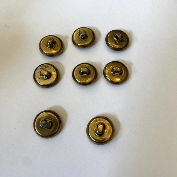 Set of eight Metal gold tone raised snowflake buttons - Picture 5 of 5